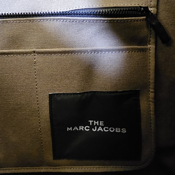 🎉HOST PICK🎉 Marc Jacobs The Canvas Large Tote - Picture 10 of 17
